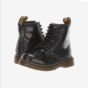 Kids Dr. Martens sz 11 - black glitter